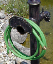schlauchkonsole ablage
gartenschlauch brunnen