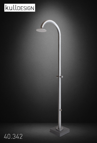 Garden shower with cold and hot water connection